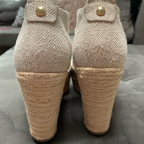 Michael Kors Woven Wedge Sandals. size 8.5 - Picture 3 of 7